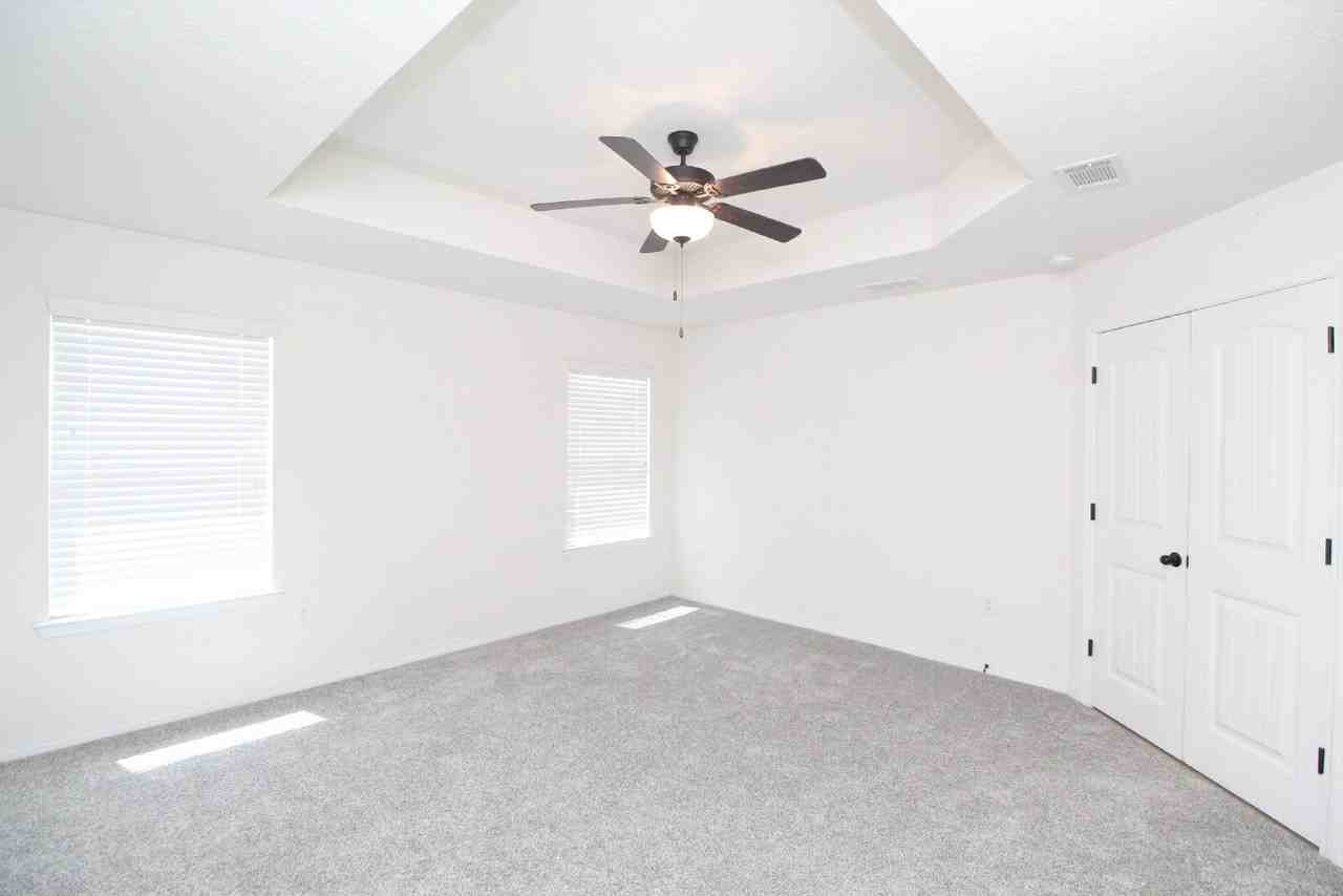5605 Peach Dr - Photo 5 of 16