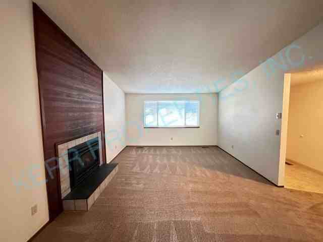 5021 Se 111th Ave - Photo 3 of 22