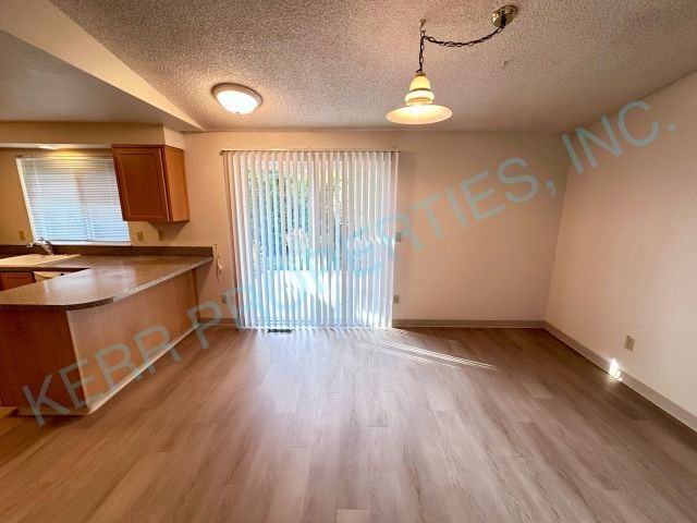 5021 Se 111th Ave - Photo 5 of 22