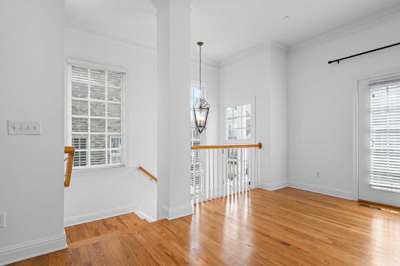 312 Creekbank Way Se - Photo 4 of 41