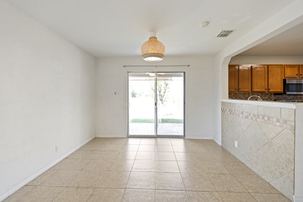 335 Cedron Chase - Photo 5 of 23