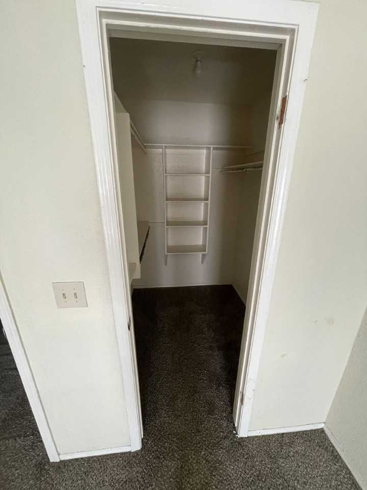 6901 Lyrewood Ln - Photo 6 of 20