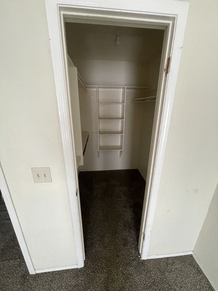 6903 Lyrewood Ln - Photo 5 of 20