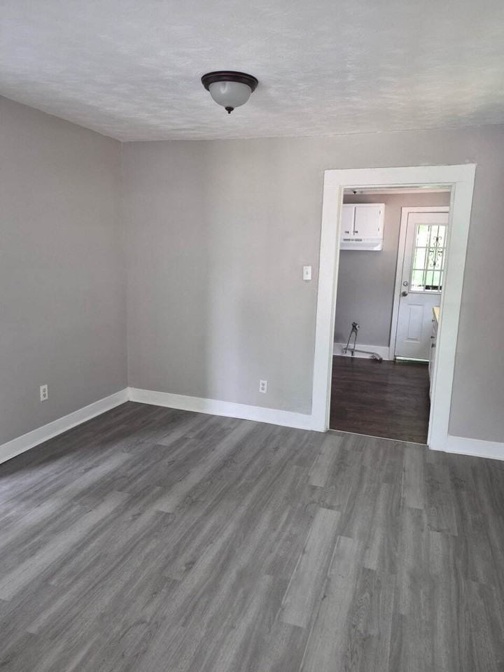1819 Bismark St - Photo 4 of 5