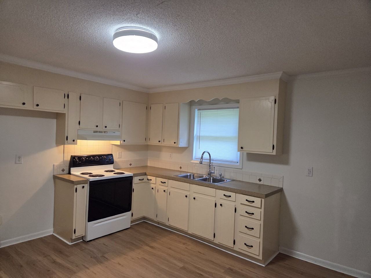 114 Ballard Dr - Photo 5 of 6