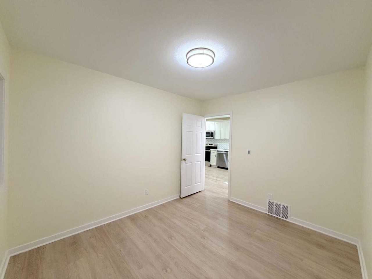 2647 E 6th St - Photo 7 of 9