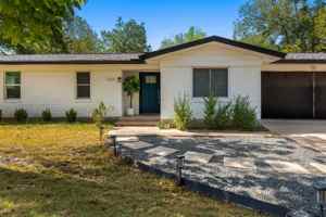 featured image of 1211 Sahara Ave