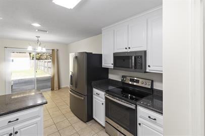 254 Windsor Garden Dr - Photo 3 of 38