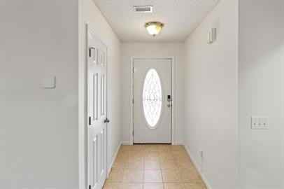 254 Windsor Garden Dr - Photo 4 of 38
