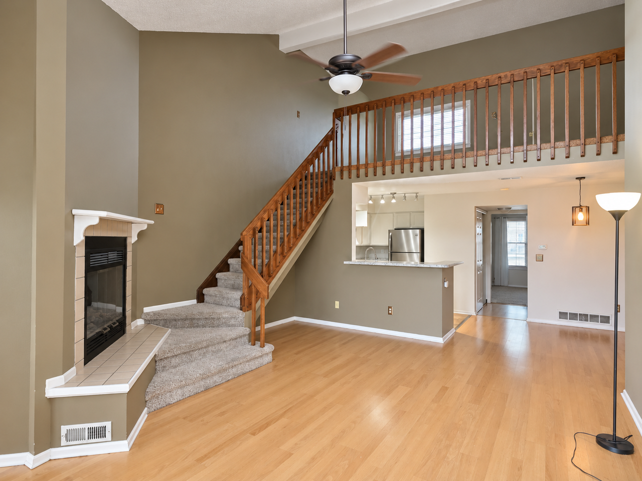 4044 S Carson St - Photo 3 of 20
