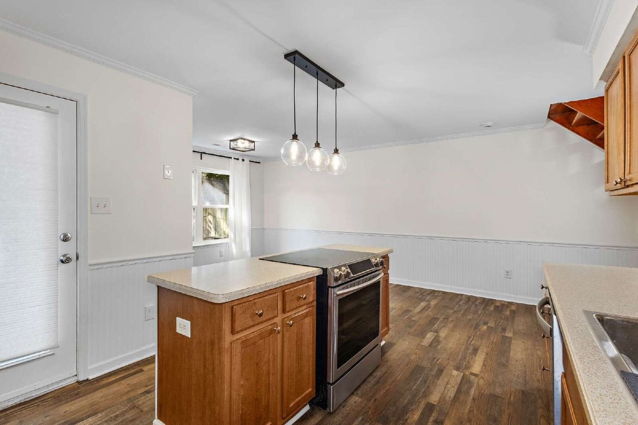 2305 Merl Cir - Photo 6 of 10