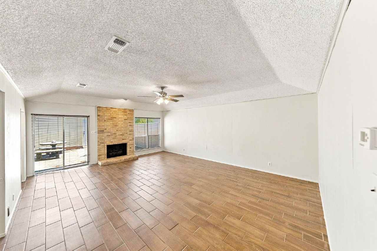 5817 Royal Clb - Photo 5 of 47