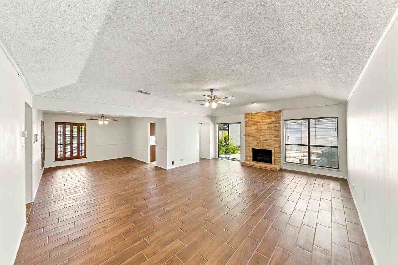 5817 Royal Clb - Photo 7 of 47