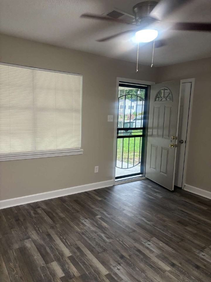 4579 Range Line Rd - Photo 2 of 16