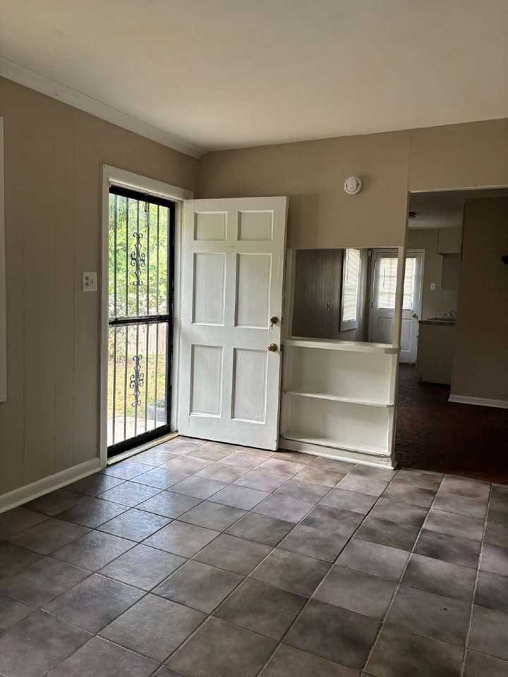 Chelsea Ave - Photo 3 of 15