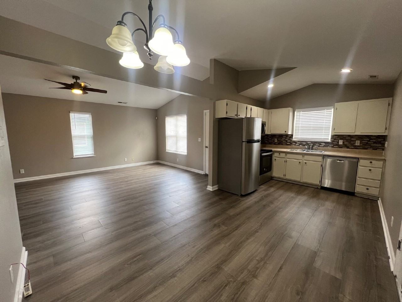 101 Highland Ct - Photo 2 of 8