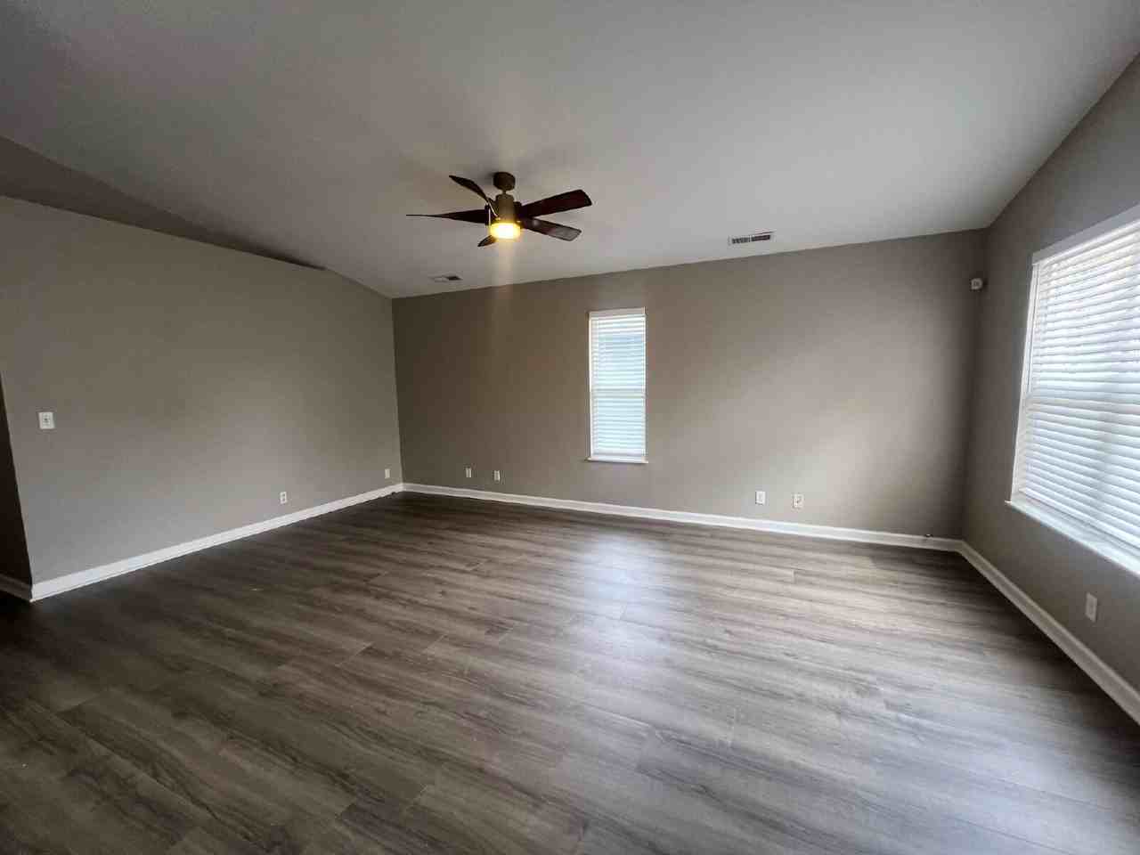 101 Highland Ct - Photo 3 of 8
