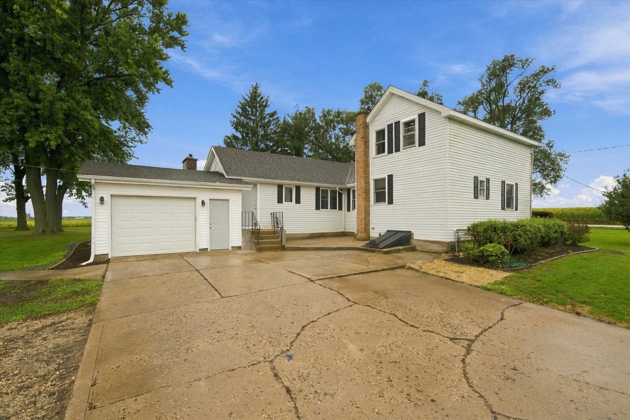 5716 S Solon Rd - Photo 2 of 28