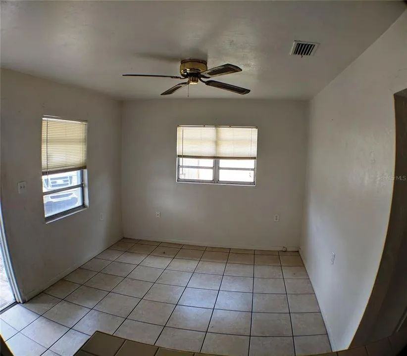 2906 N Orange Ave - Photo 7 of 9