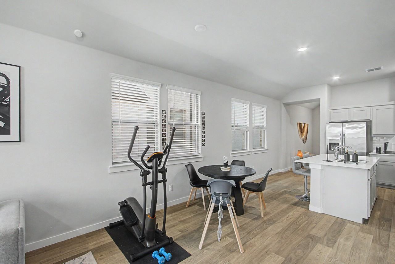 415 Travine Dr - Photo 4 of 36
