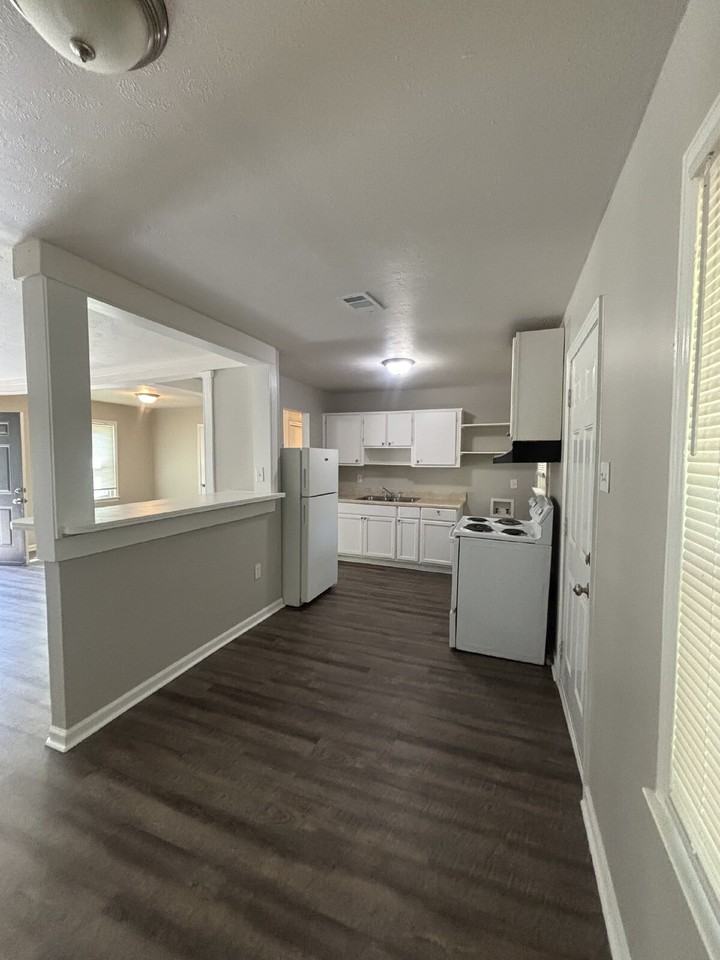 3613 Debby Dr - Photo 5 of 17