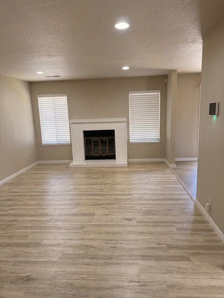 4104 Madeline Way - Photo 4 of 12