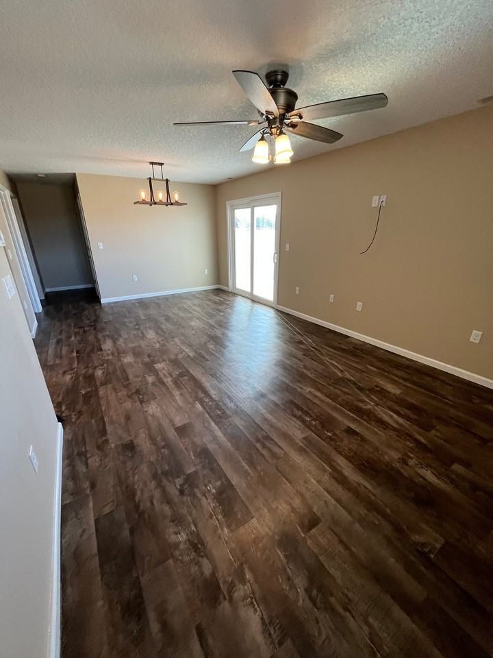 110 W Cedar Ln - Photo 7 of 14
