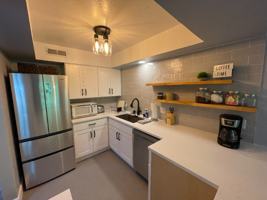 featured image of 113 E Center St
