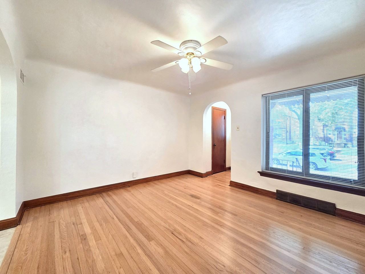 6634 Devonshire Ave - Photo 3 of 20