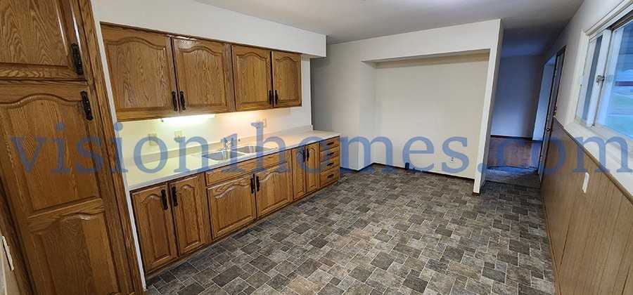 862 Runyan Ave - Photo 2 of 9