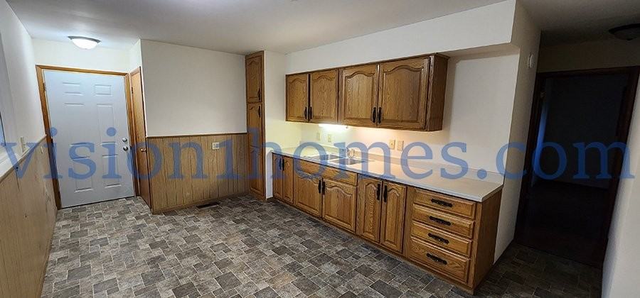 862 Runyan Ave - Photo 3 of 9