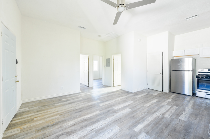 207 W Cypress Ave #2 - Photo 3 of 14