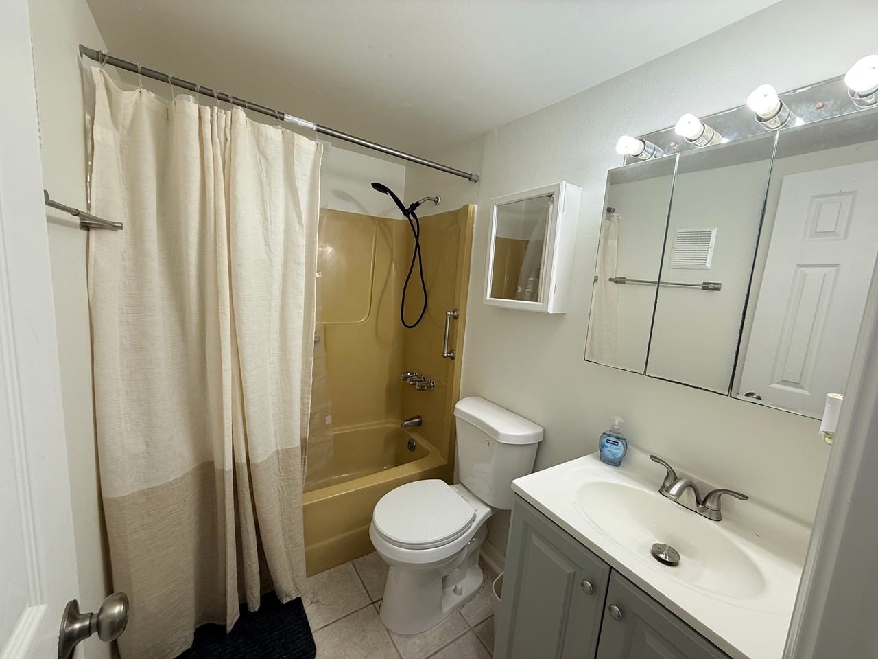 8440 Old Post Rd - Photo 4 of 19