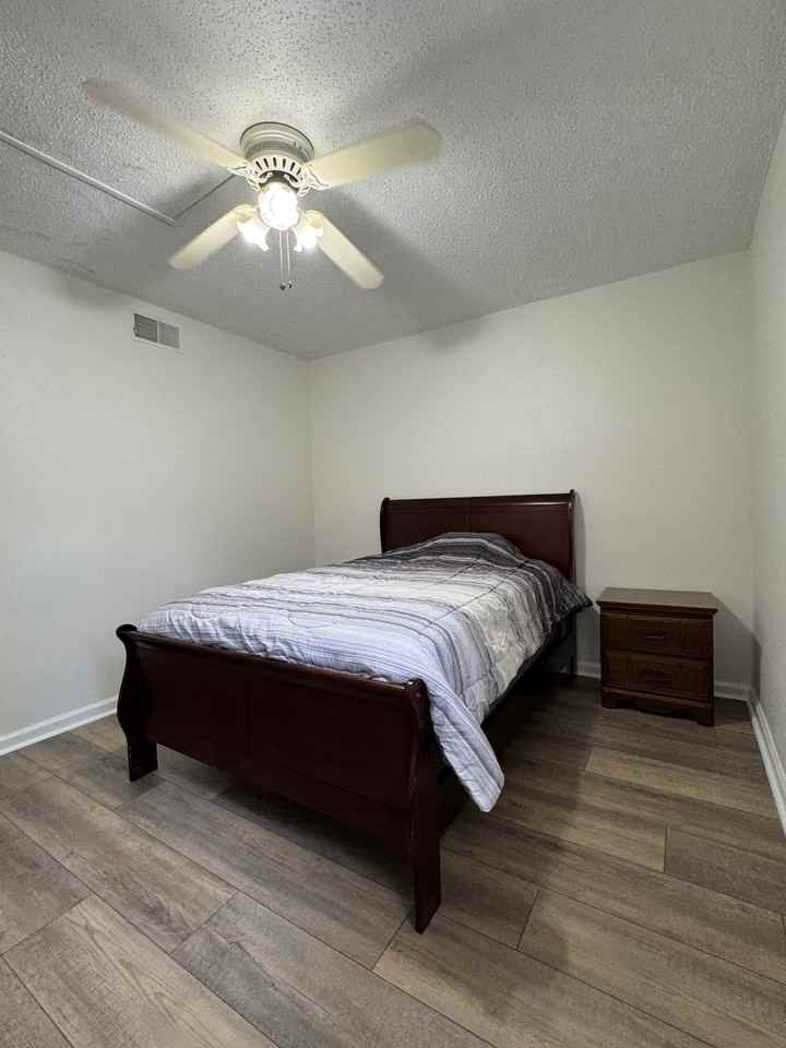 8440 Old Post Rd - Photo 7 of 19