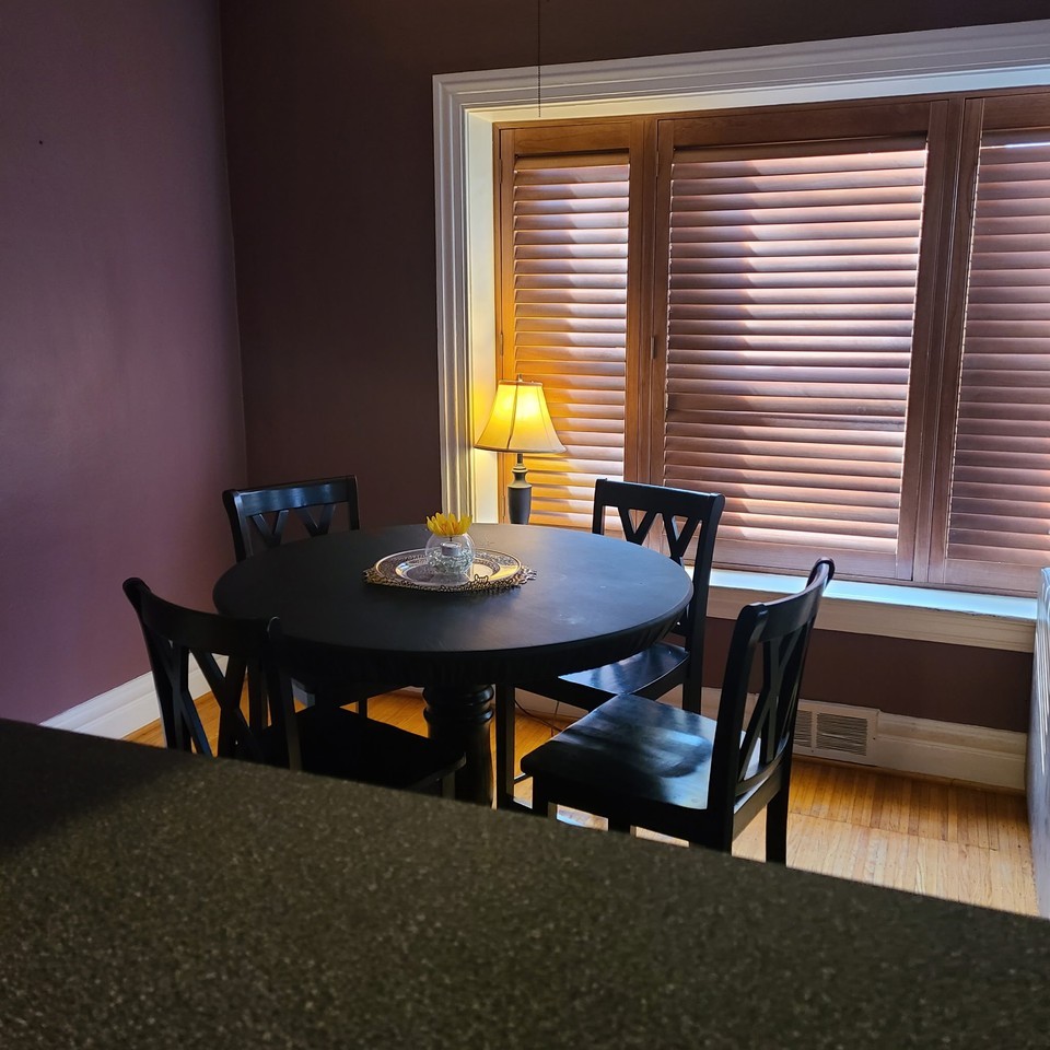 405 Brooks Ave - Photo 4 of 12