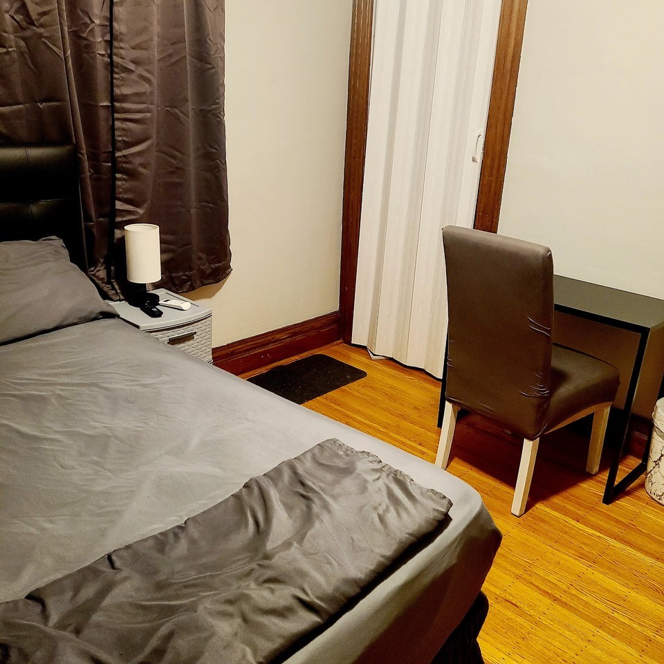 405 Brooks Ave - Photo 7 of 12