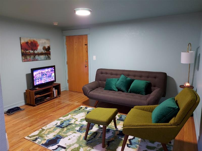 1650 N Pearl St #2 - Photo 2 of 8