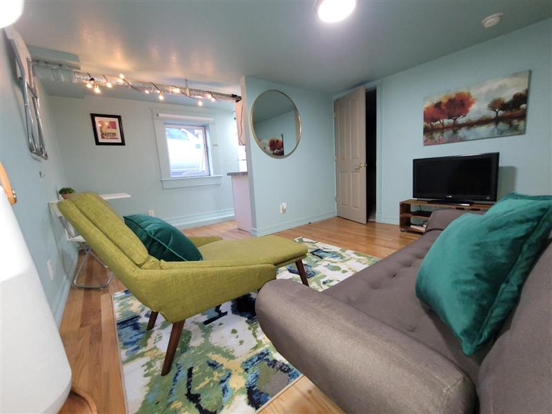 1650 N Pearl St #2 - Photo 4 of 8