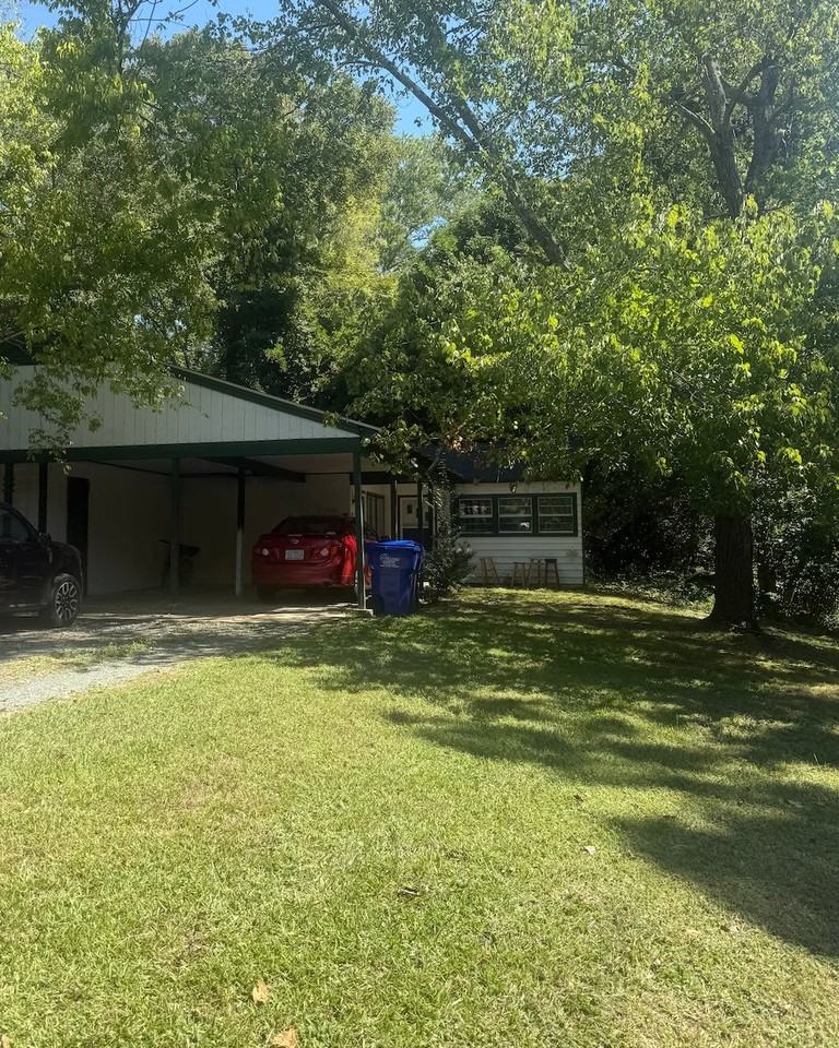 11B Davie Cir - Photo 2 of 8