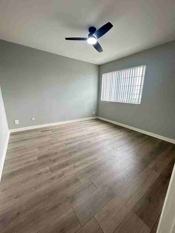 8821 Owensmouth Ave #9 - Photo 4 of 8