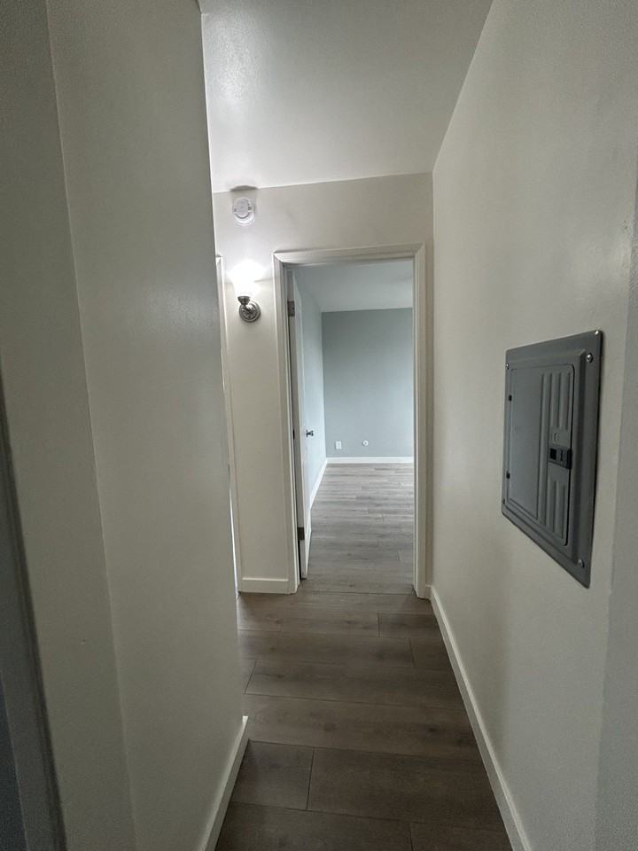 8821 Owensmouth Ave #9 - Photo 5 of 8