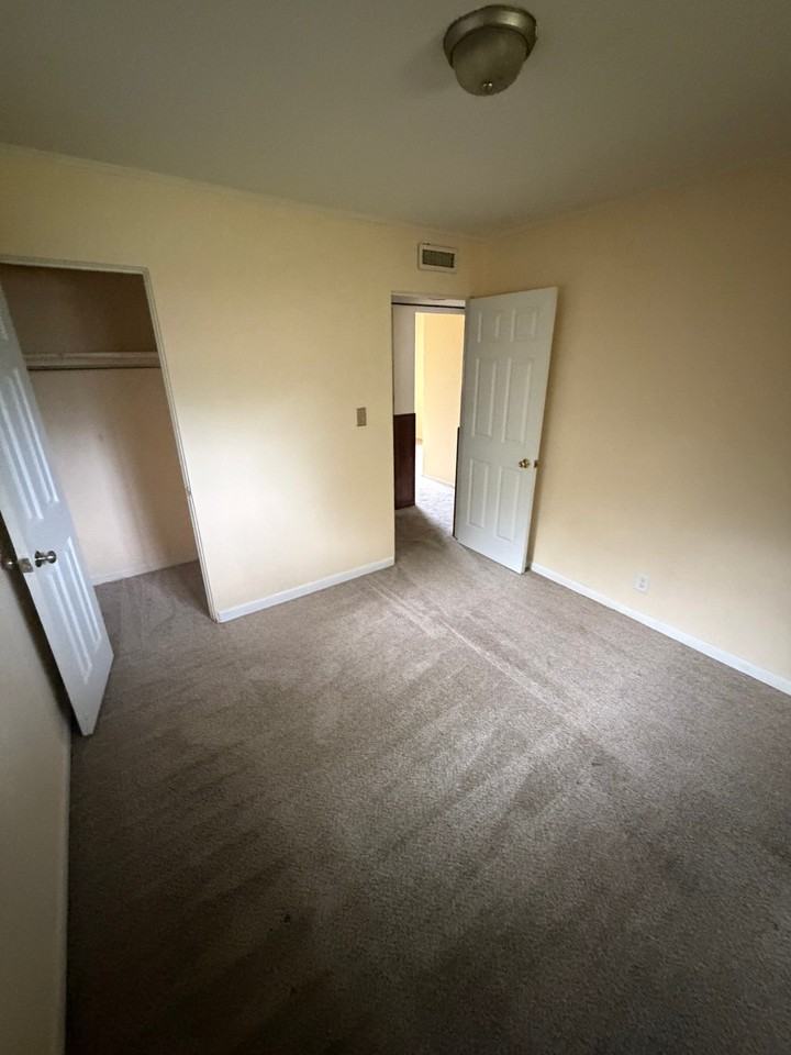 1345 N 75th East Ave - Photo 7 of 9