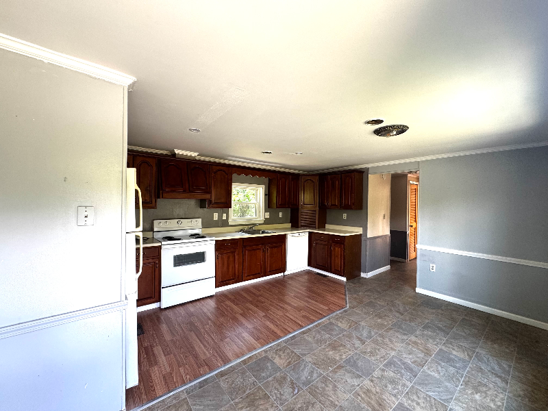 19 Maple Ln - Photo 2 of 9