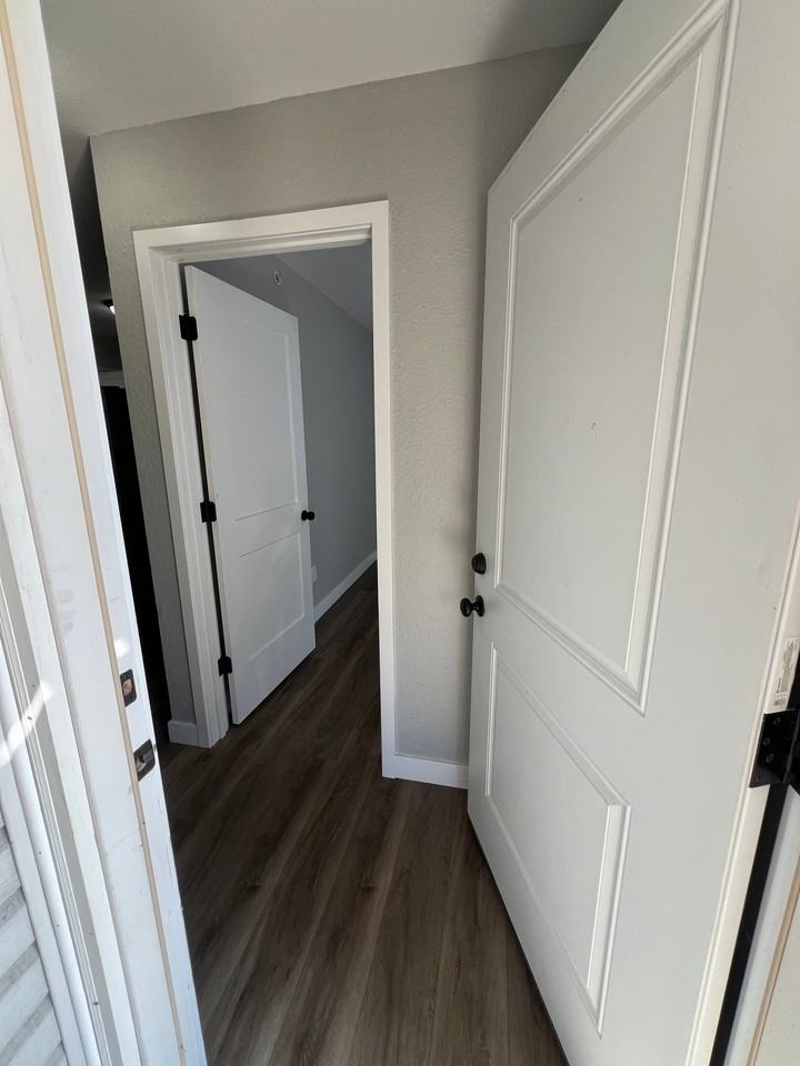 1062 Mace Rd - Photo 3 of 15