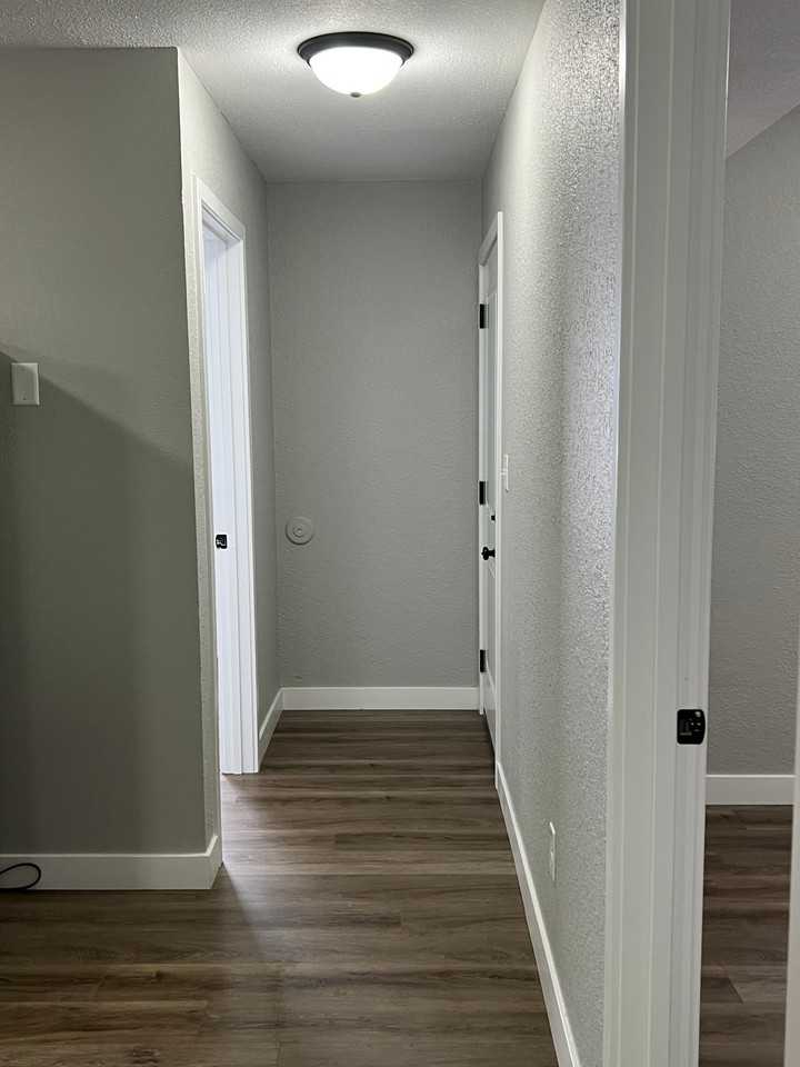 1062 Mace Rd - Photo 4 of 15