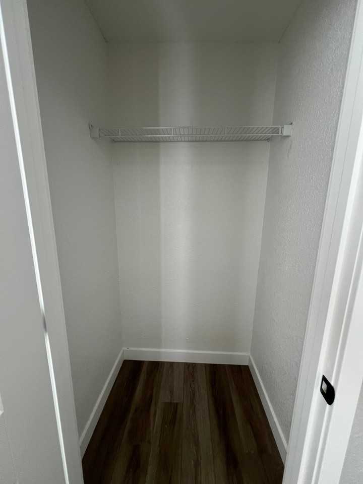 1062 Mace Rd - Photo 6 of 15