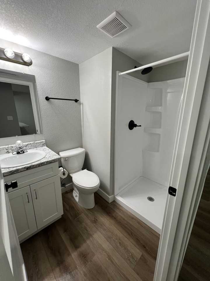 1062 Mace Rd - Photo 7 of 15