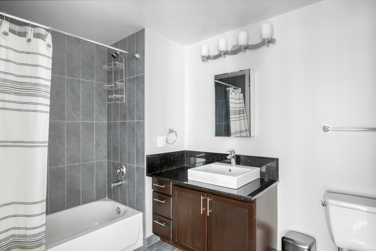 209 N Wells St - Photo 6 of 15