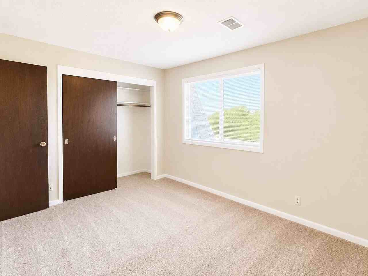 1511 Superior St #02 - Photo 6 of 10