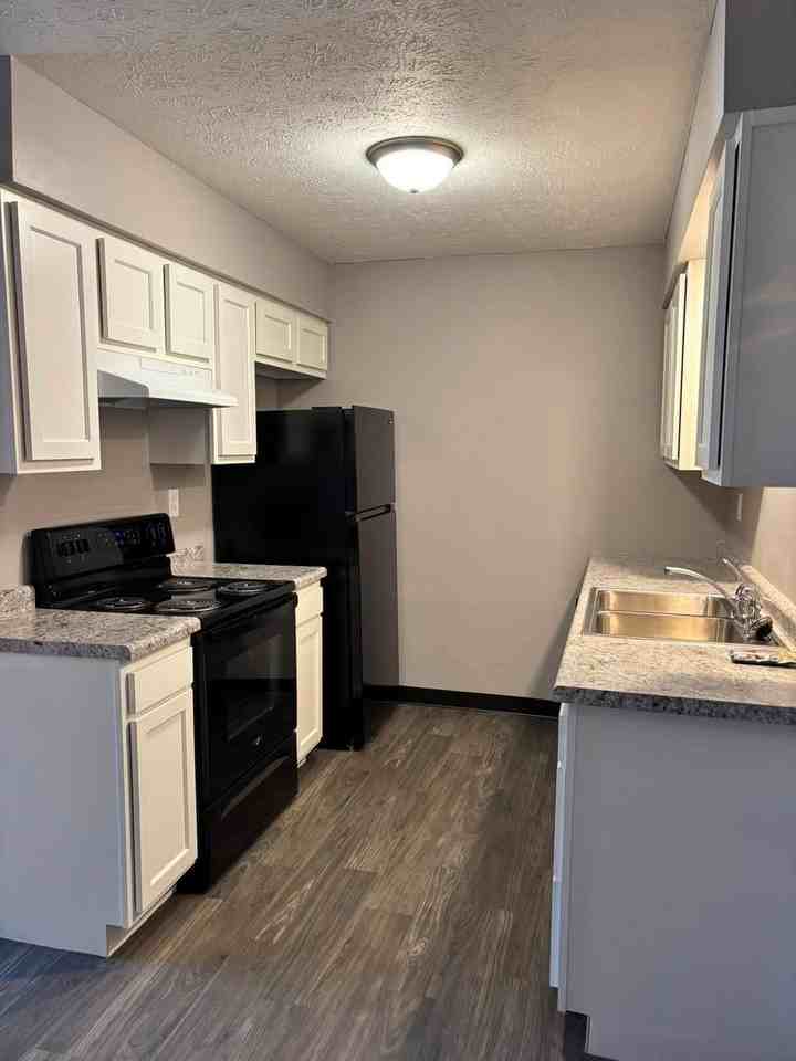 1507 Superior St #02 - Photo 5 of 9